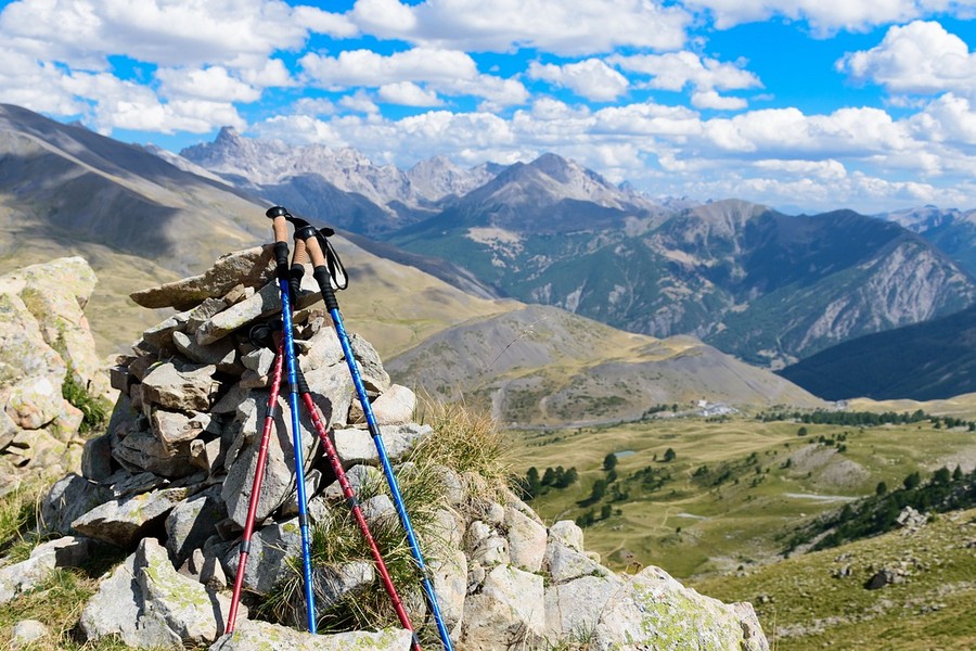 Trekking wysokogórski: Wyprawa w nieznane dla odważnych wędrowców